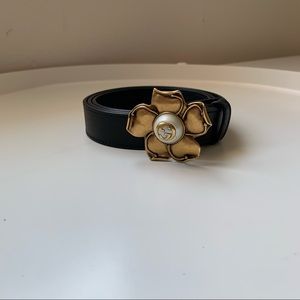 Gucci GG Flower Buckle Leather Belt